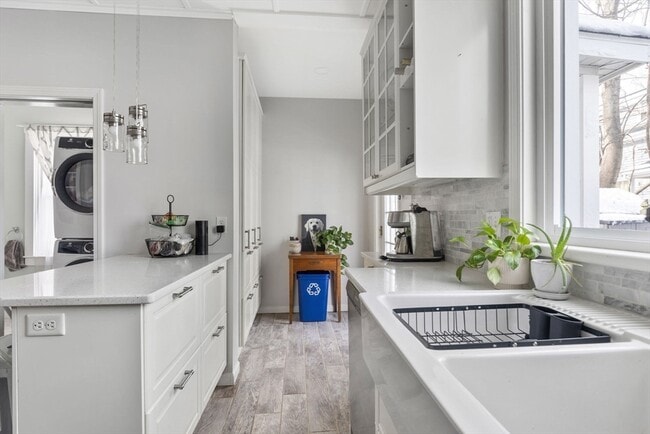 Building Photo - 85 Bedford St