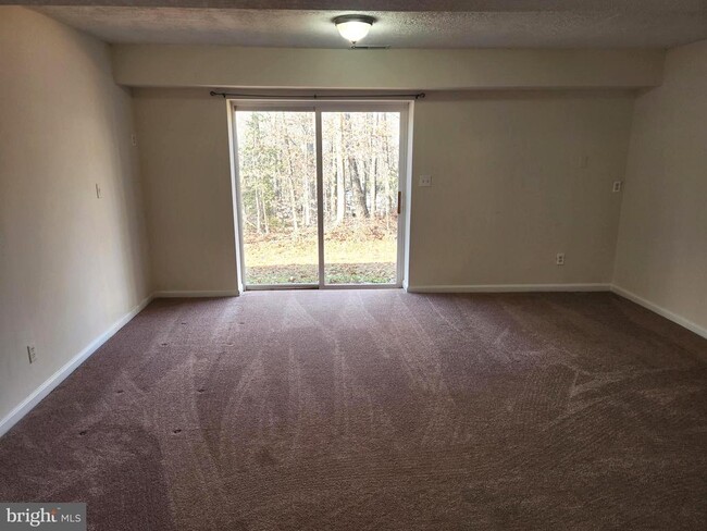 Building Photo - 37130 Mowry Ln