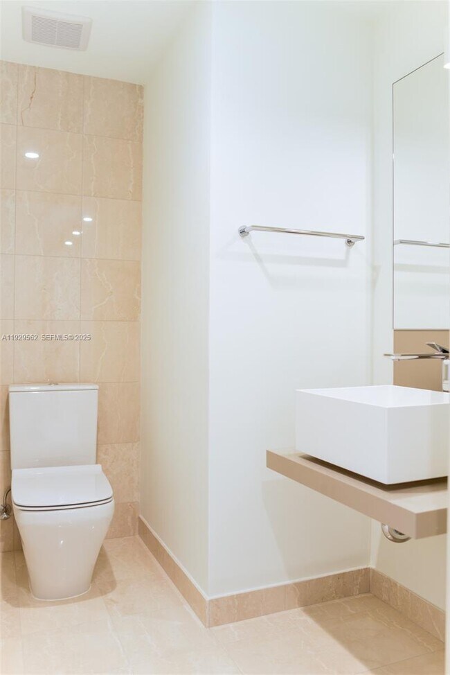 Building Photo - 1000 Brickell Plaza