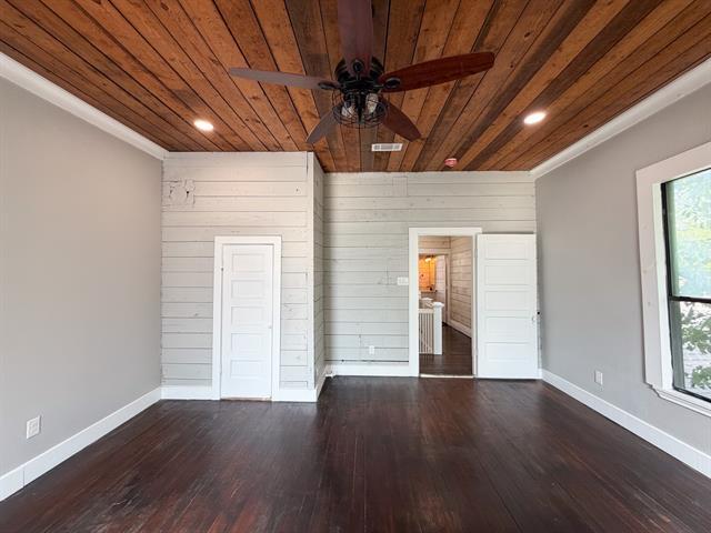 Building Photo - 405 E Denton St