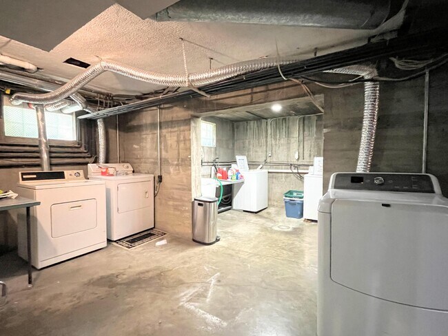 Building Photo - 215 Fort Mitchell Ave