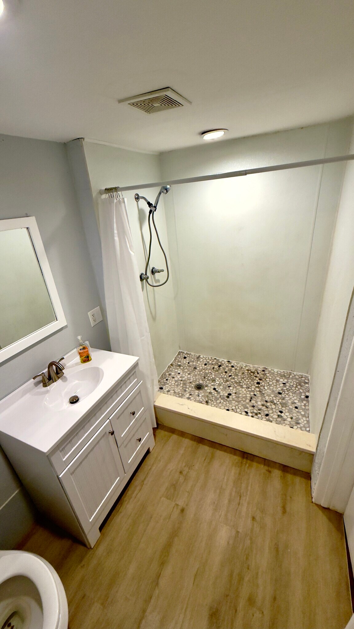 Master bath - 136 S Peninsula Dr