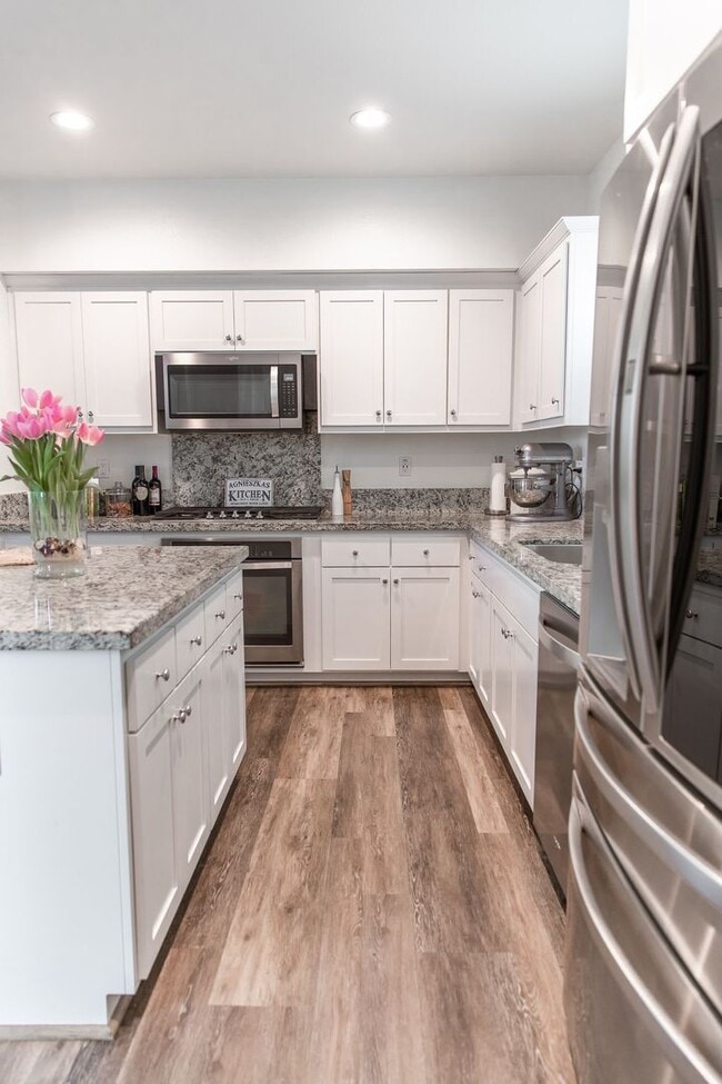 Building Photo - Newer 3 Bed, 2.5 Bath Sea Haven Home for Lease