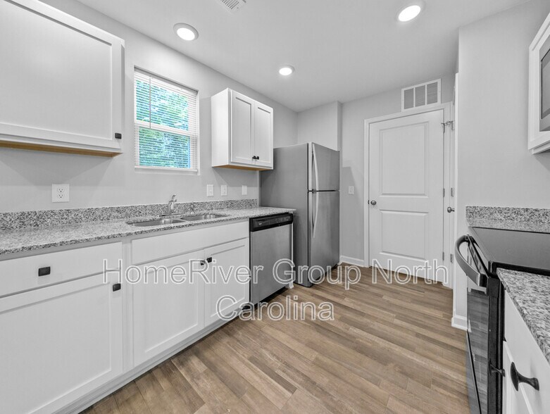 Building Photo - 119 Brookview Ct