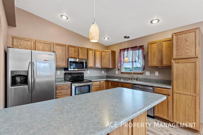 Building Photo - 109 McDowell Dr