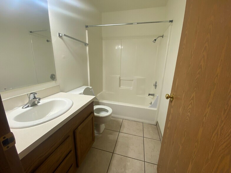 Building Photo - 7500 Westbrook Ct