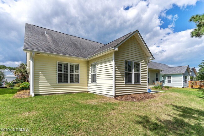 Building Photo - 536 Catamaran Dr