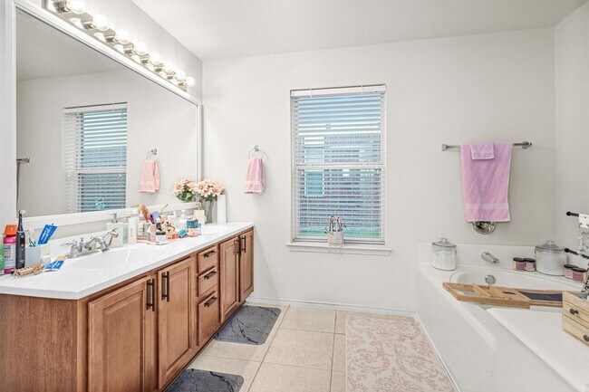 Building Photo - 30406 Mesa Valley Dr