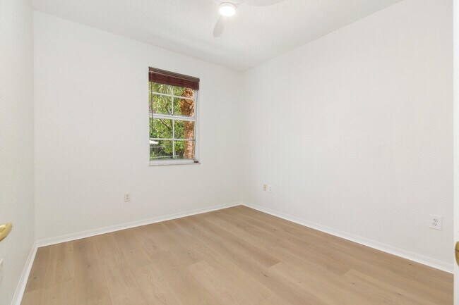 Building Photo - 1805 N Flagler Dr