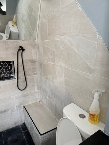 Building Photo - 1132 Duncan Ave