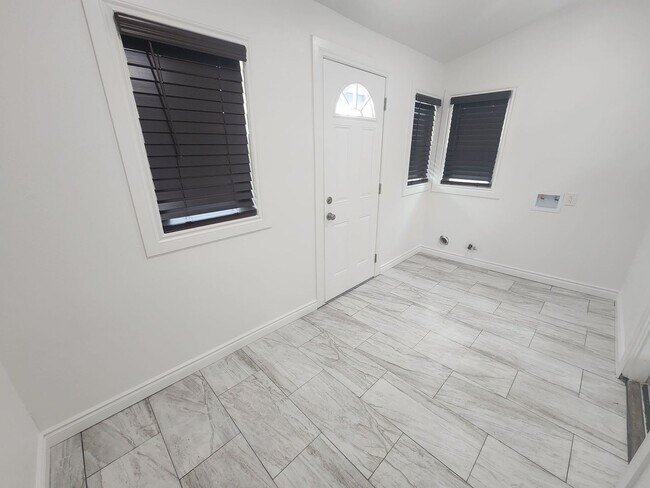 Building Photo - **COMING SOON** Newly Remodeled 2 bedroom located in Chocolate Drop area!!