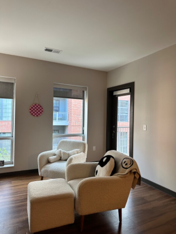 Building Photo - 6580 Longshore St