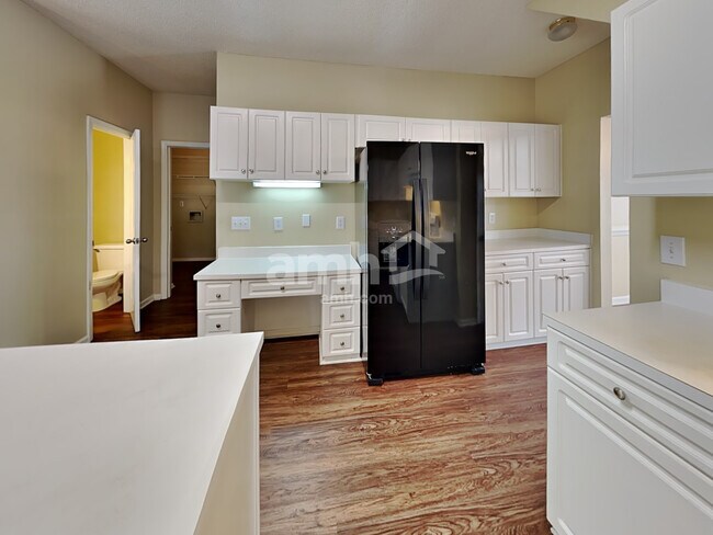 Building Photo - 9308 Leslieshire Dr