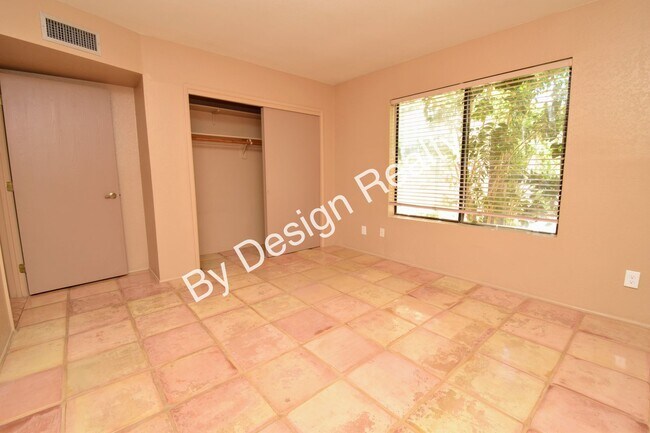 Building Photo - Updated Sunrise at Presidio 2 Bed 2 Bath Townhome