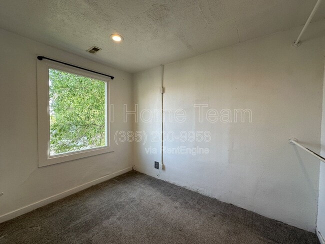 Building Photo - 2835 Grant Ave