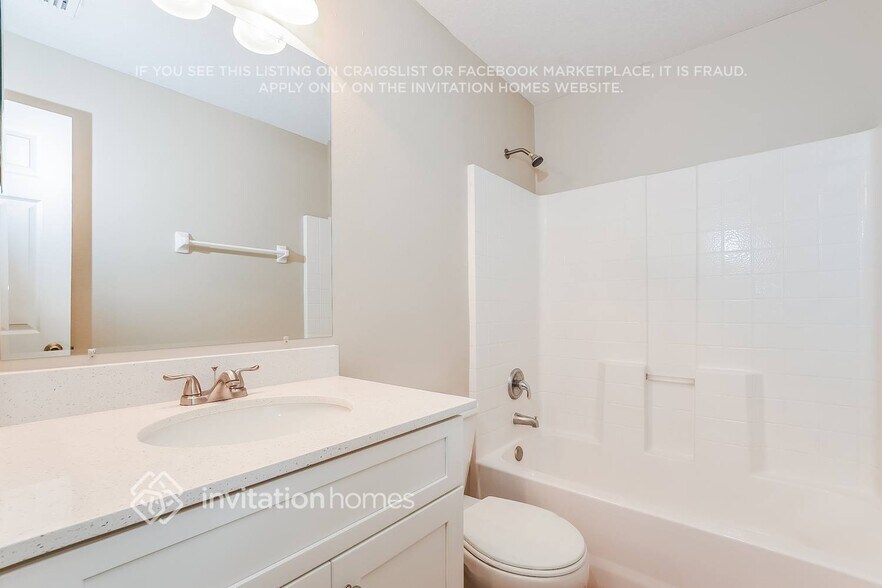 Building Photo - 702 4th Ave N