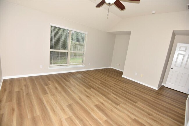 Building Photo - 9944 Western Ridge Way