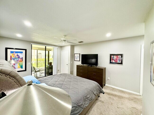 Building Photo - 5135 Floria Dr