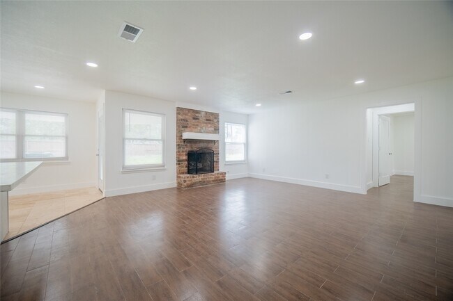 Building Photo - 4815 Caris St
