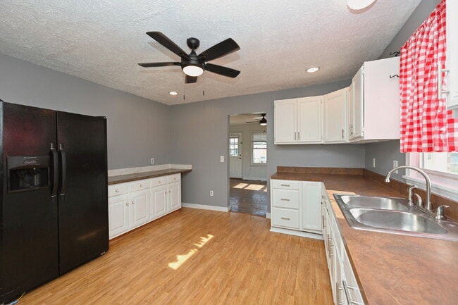 Building Photo - Updated 2BR/2BA Home | Rare Second Bath, Efficient Layout