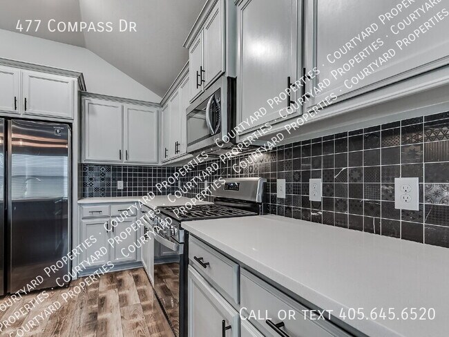 Building Photo - 477 Compass Dr
