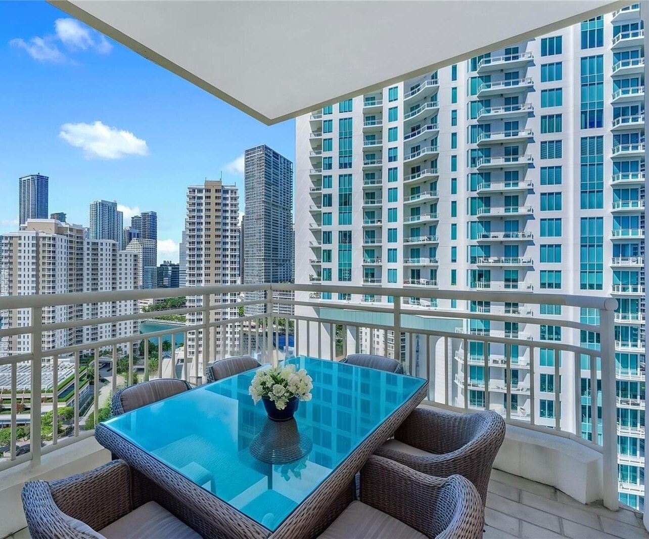 Building Photo - 888 Brickell Key Dr