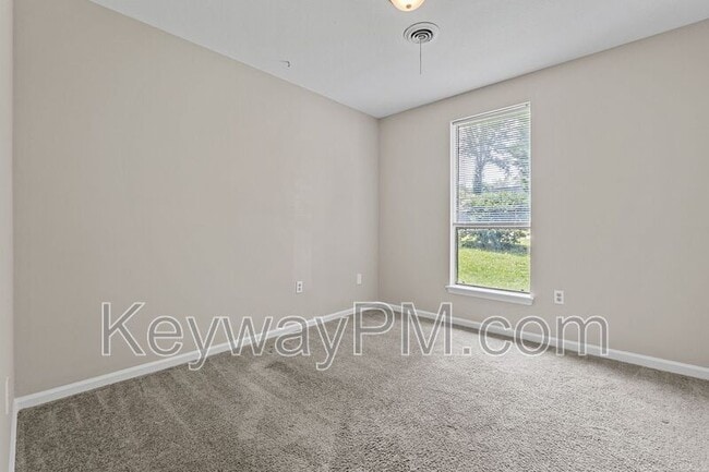 Building Photo - 122 Shadowood Dr