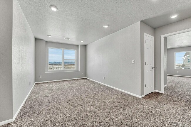 Building Photo - 6098 N Lisbon St