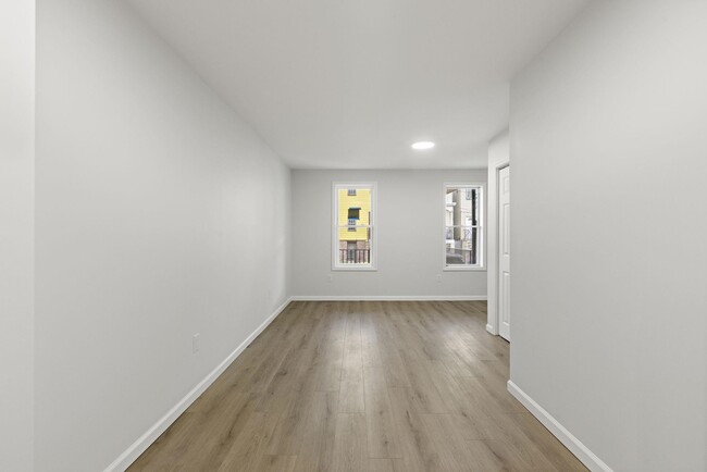 Building Photo - 173 Van Horne St