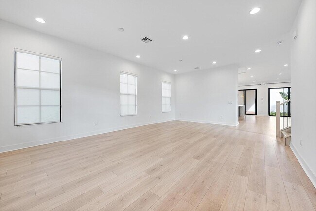 Building Photo - 13128 Alton Rd