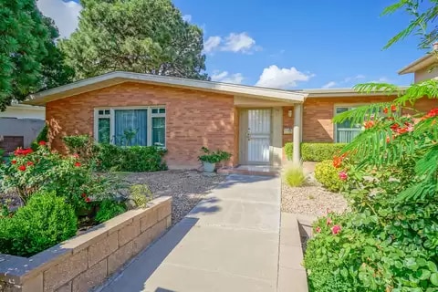 Building Photo - 713 Montclaire Dr NE