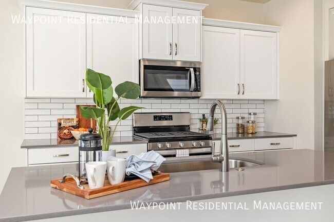 Building Photo - 5316 S Redeken Pl