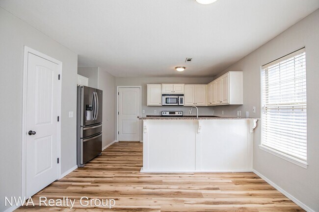 Building Photo - 2 br, 2 bath House - 3906 SW Gibson