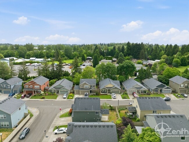 Building Photo - 10406 NE 69th Ave