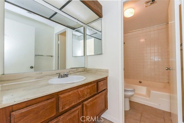 Building Photo - 2057 Dacian Dr S