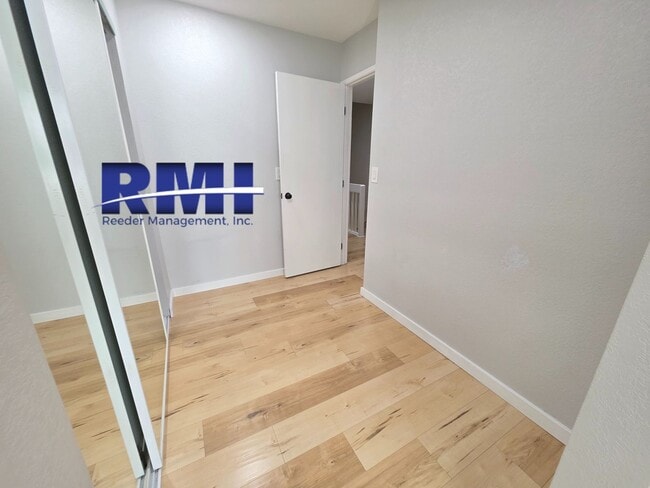 Building Photo - Updated Condo-with a Loft area!!  WATER/SEWER & TRASH INCLUDED!!!!!