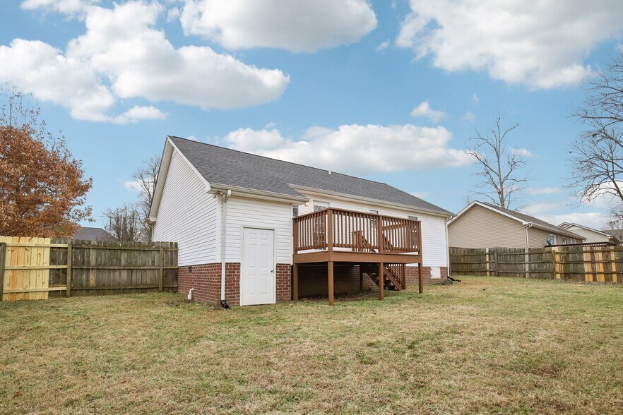 Building Photo - 205 Christine Dr