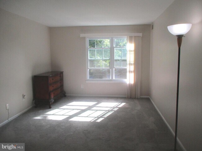 Building Photo - 204 Beacon Hill Dr