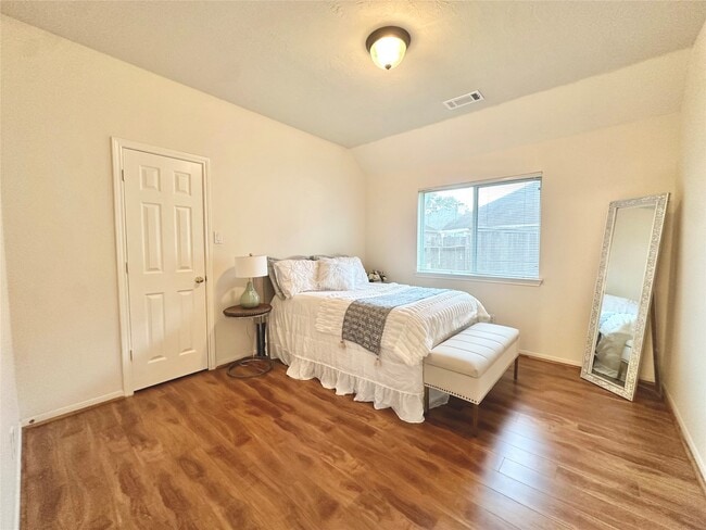 Building Photo - 4903 Falls Cir