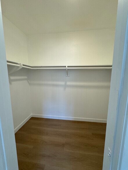 Building Photo - 2232 E Joana Dr