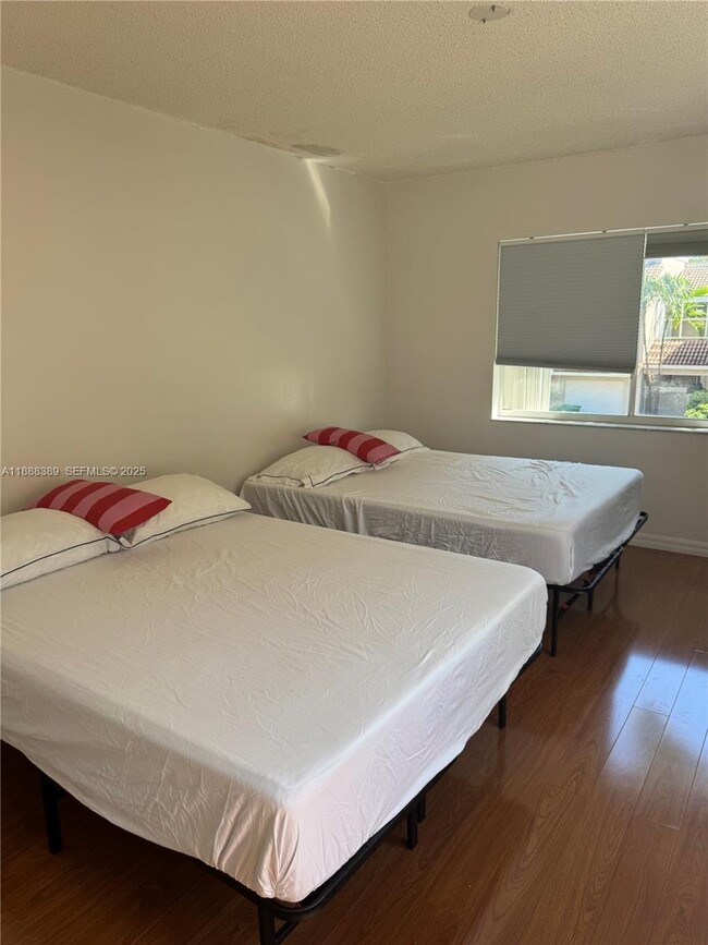 Building Photo - 10233 NW 52nd Ln