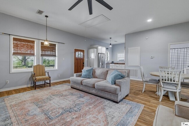 Building Photo - 6391 Paulette Pipes Rd