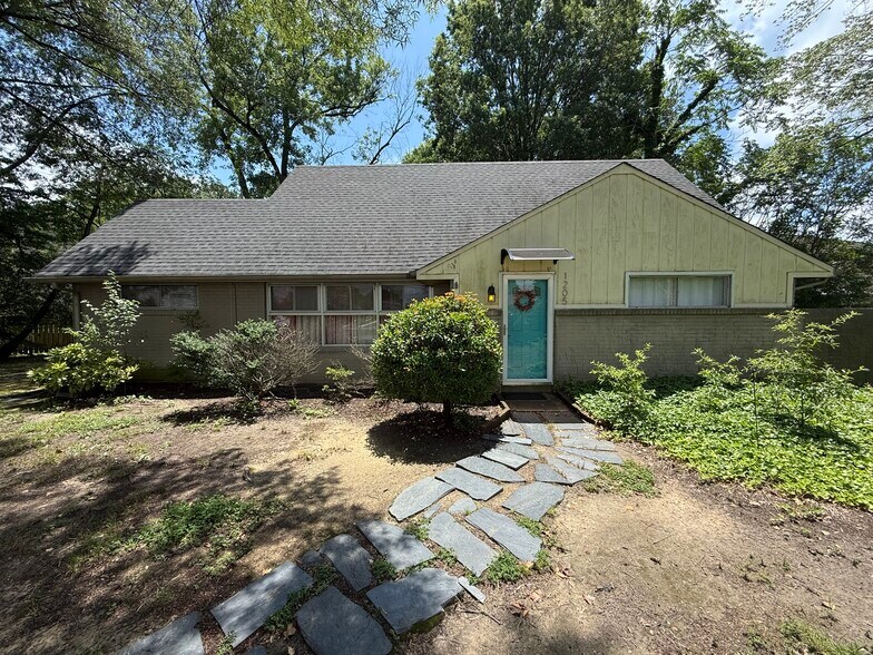 Building Photo - 1205 Andover Rd