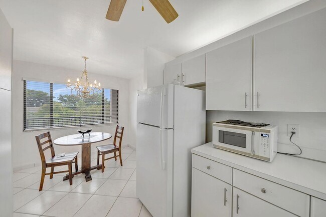 Building Photo - 9485 N Belfort Cir
