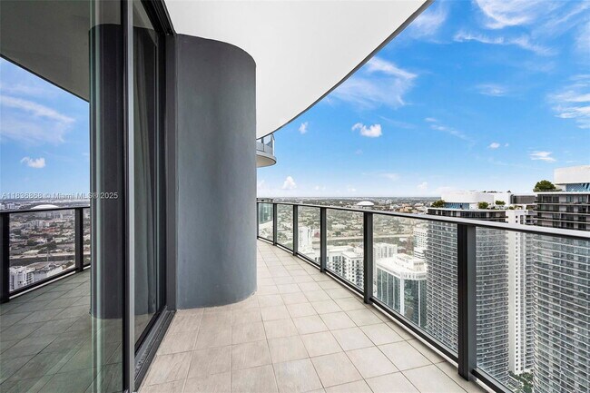 Building Photo - 1000 Brickell Plaza