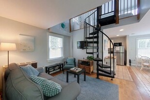 Building Photo - 25 Warren Ave