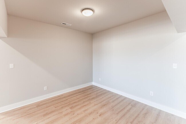 Building Photo - 6030 Margie Collins Dr SE