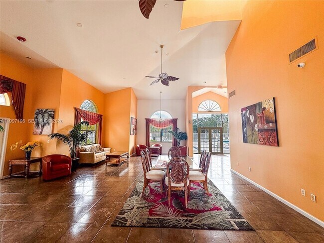 Building Photo - 9491 Palm Cir S