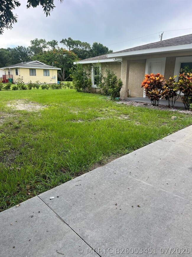 Building Photo - 3422 NW 26th Ave