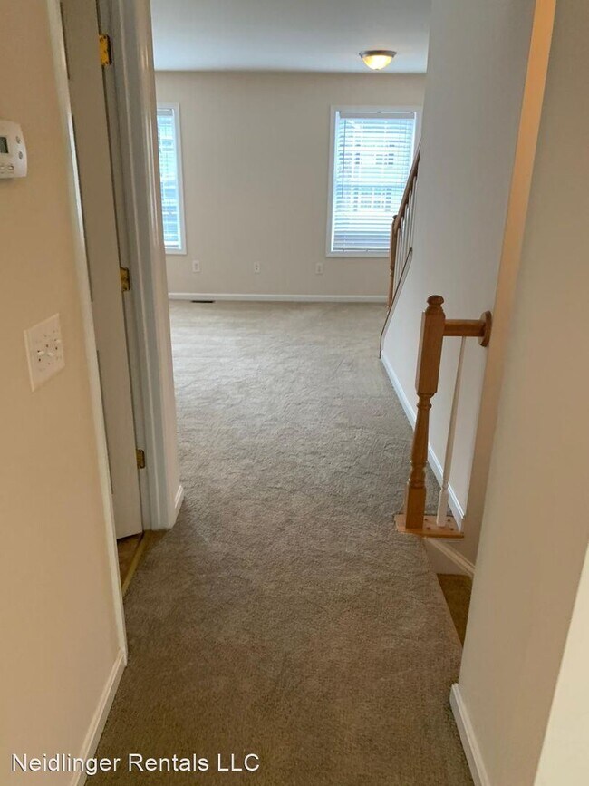 Building Photo - 3 br, 2.5 bath House - 224 Crown Court